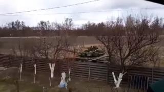 Огромни колони от руски танкове и бронетехника напредват към Киев ВИДЕО