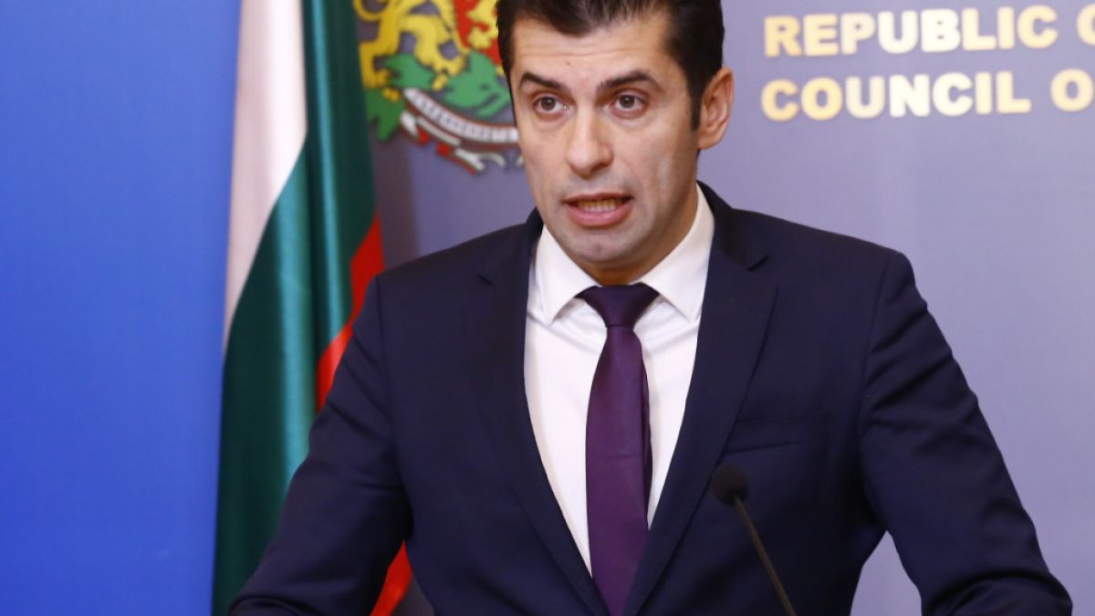 Напрежението расте: Петков с първи думи за спирането на газа