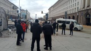 Жега на жълтите павета заради Стефан Янев! Недоволни поискаха оставката на...