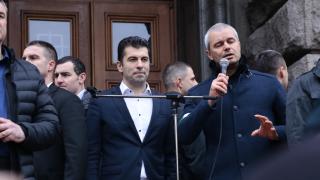 Костадинов попита Петков кога ще благодари на посланик Митрофанова за освобождаването на моряците ни