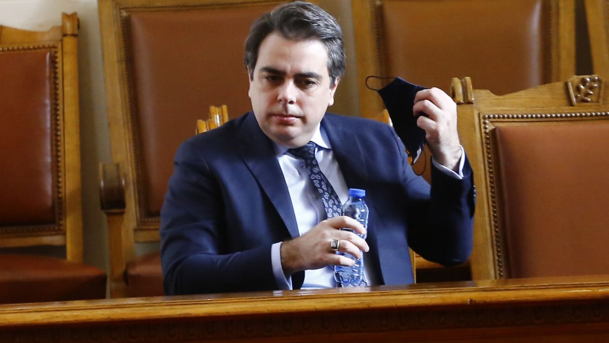 Стана ясно защо Асен Василев си е отмъстил на проф. Генчо Начев и заповядал на Сербезова да го уволни