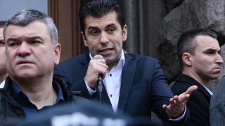 Кирил Петков го удари на молби след изборния провал