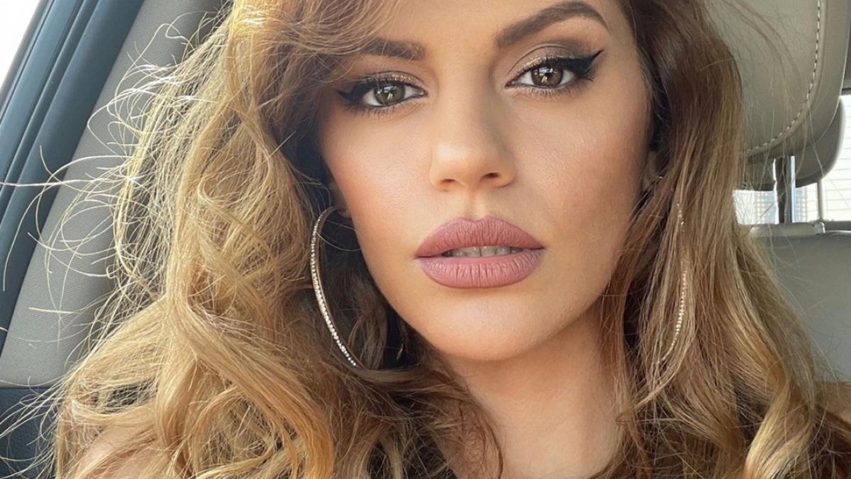 Опа! Михаела Филева лъсна гола във ваната СНИМКИ 18+