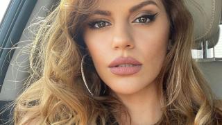 Опа! Михаела Филева лъсна гола във ваната СНИМКИ 18+