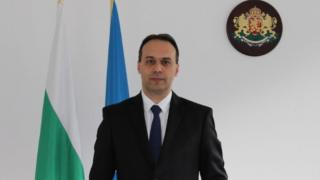 Правителственият "Еърбъс" със 100 места летял днес до Брюксел и обратно, за да докара новия военен министър