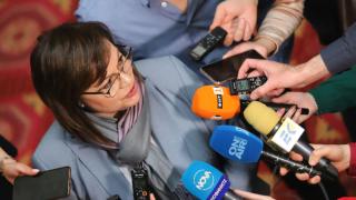 Нинова с първи думи за изненадващата смяна на Тагарев със Заков 