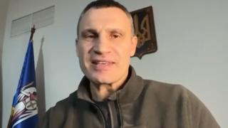 Кличко зове киевчани да бягат към бомбоубежищата ВИДЕО 