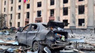 Харков е подложен на мощен ракетен и артилерийски обстрел ВИДЕО