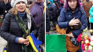 Грозни сцени в Бургас, жена с украинско знаме нападна дете на русофилка ВИДЕО