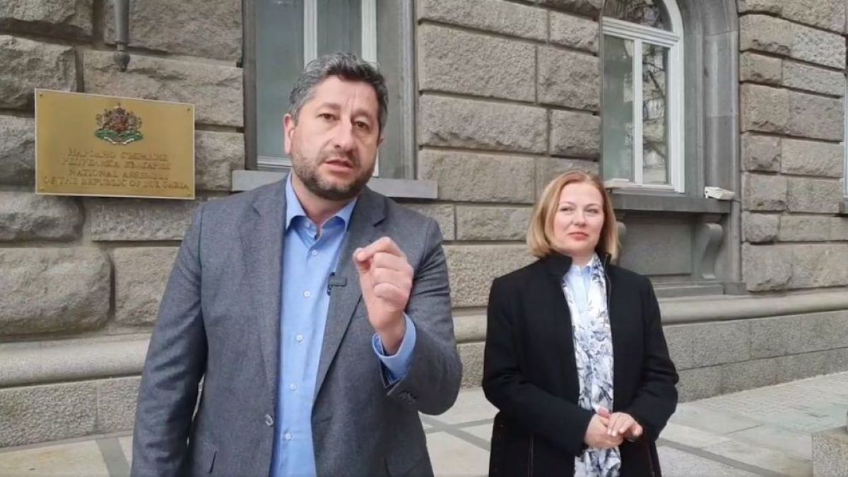 Сигналите на Йорданова срещу Гешев - спукани фейсбук балони на Прокопиев