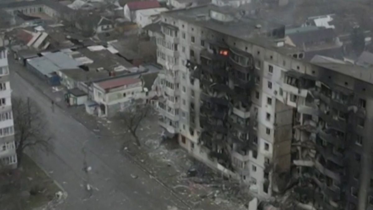 Смразяващо кръвта ВИДЕО от град Бородянка след обстрела  
