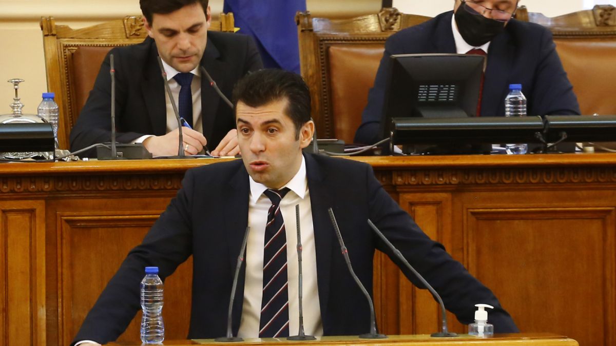 Много странна случка с Петков на жълтите павета СНИМКИ
