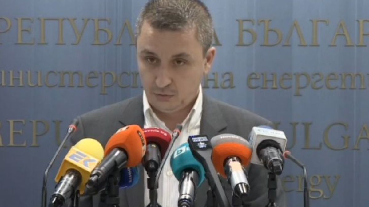 Министър Николов с последни новини за цените на газа, захапа Борисов и Добрев 