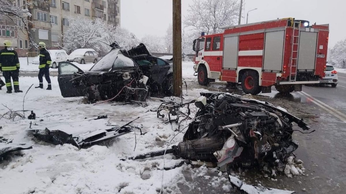 Кръв на пътя: Водач на S класа загина при зрелищно меле във Враца СНИМКИ
