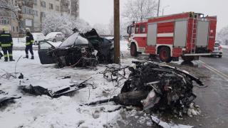 Кръв на пътя: Водач на S класа загина при зрелищно меле във Враца СНИМКИ