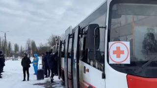 ВИДЕО показва как върви евакуацията на жители на Суми в Украйна