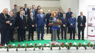 БЛИЦ TV: Рекорден брой изложители на Пловдивския панаир, посетителите опитаха водка от рози, хапнаха еленски бут и печено прасенце