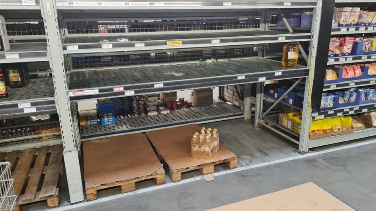 Пловдивчани грабят като обезумели олио на промоция СНИМКИ 