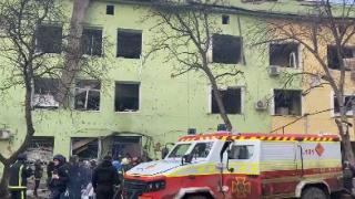 Руски военни удариха родилен дом и детска болница в Мариупол, има много загинали ВИДЕО 