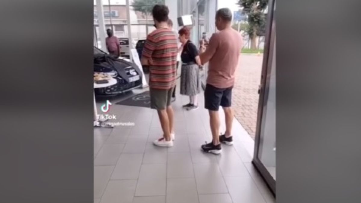  79-г. пенсионерка направи нещо, с което удиви всички в мрежата ВИДЕО