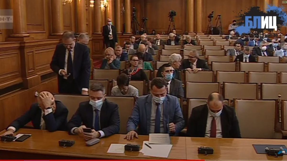 Финансовият министър извънредно в парламента, за да каже докъде стигнахме с това БЛИЦ TV