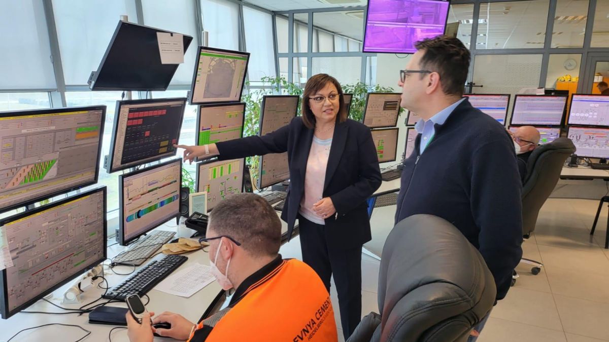 Министър Нинова: Започваме работа по  изграждането на индустриална зона Варна