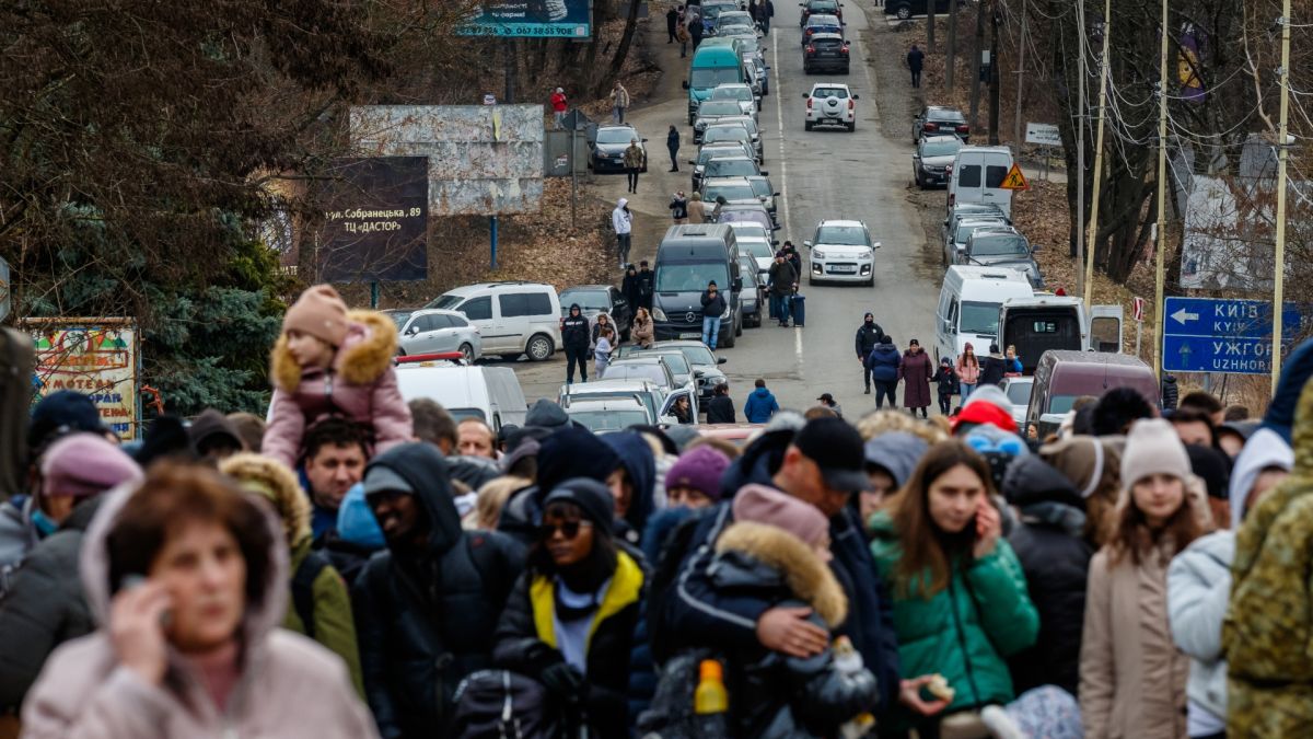 Шофьор от Сливен извади от ада в Украйна две самотни и бедни жени и разказа пред БЛИЦ за мисията