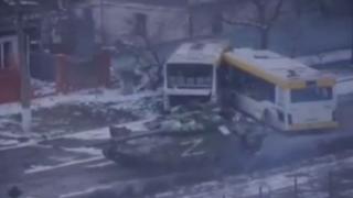 Извънредно: Ожесточени боеве в Мариупол! Зрелищно ВИДЕО