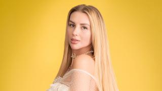 Родна моделка се принуди да замени Москва с Дубай заради войната СНИМКИ