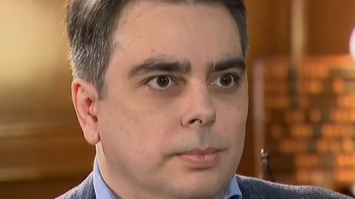 Асен Василев предупреди: Досега имаше опашки за олио и бензин, скоро хората ще се редят и за...