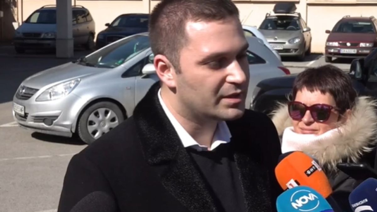 Лъснаха гнусни подробности и секс тарифи на разбитата банда на сина на Ицо Папата