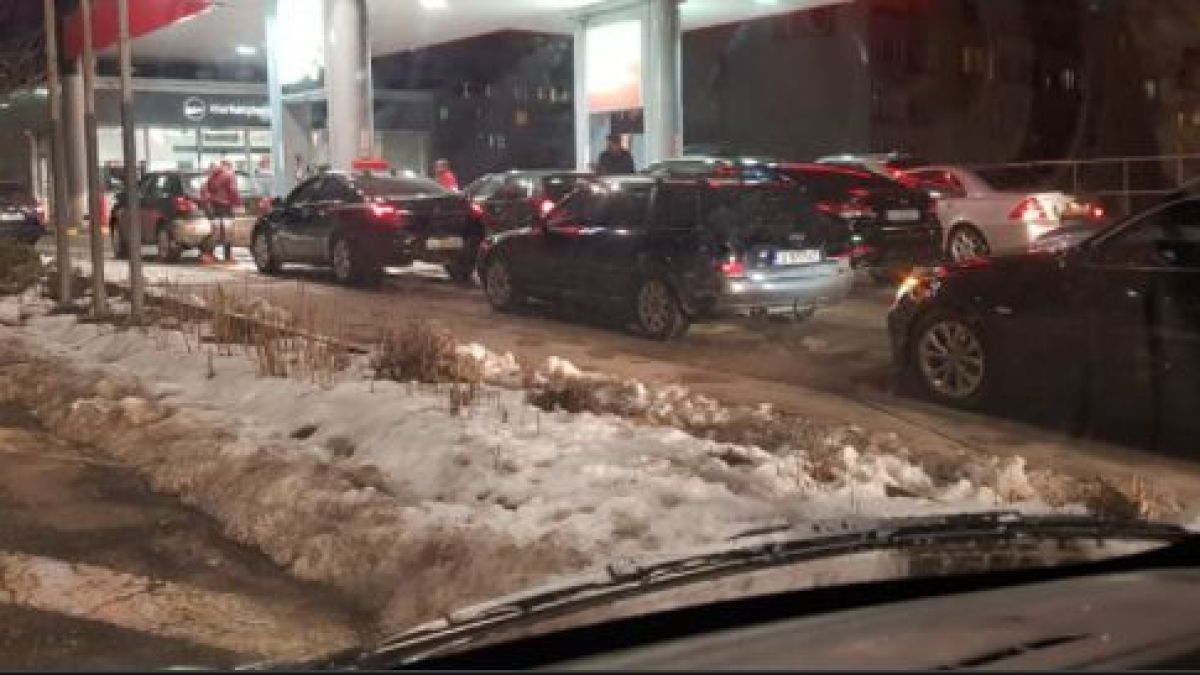 КЗК проверява цените на храните и възможен картел при горивата