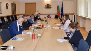Министър Нинова: Ще внесем предложение за обявяване на форсмажор заради войната в Украйна