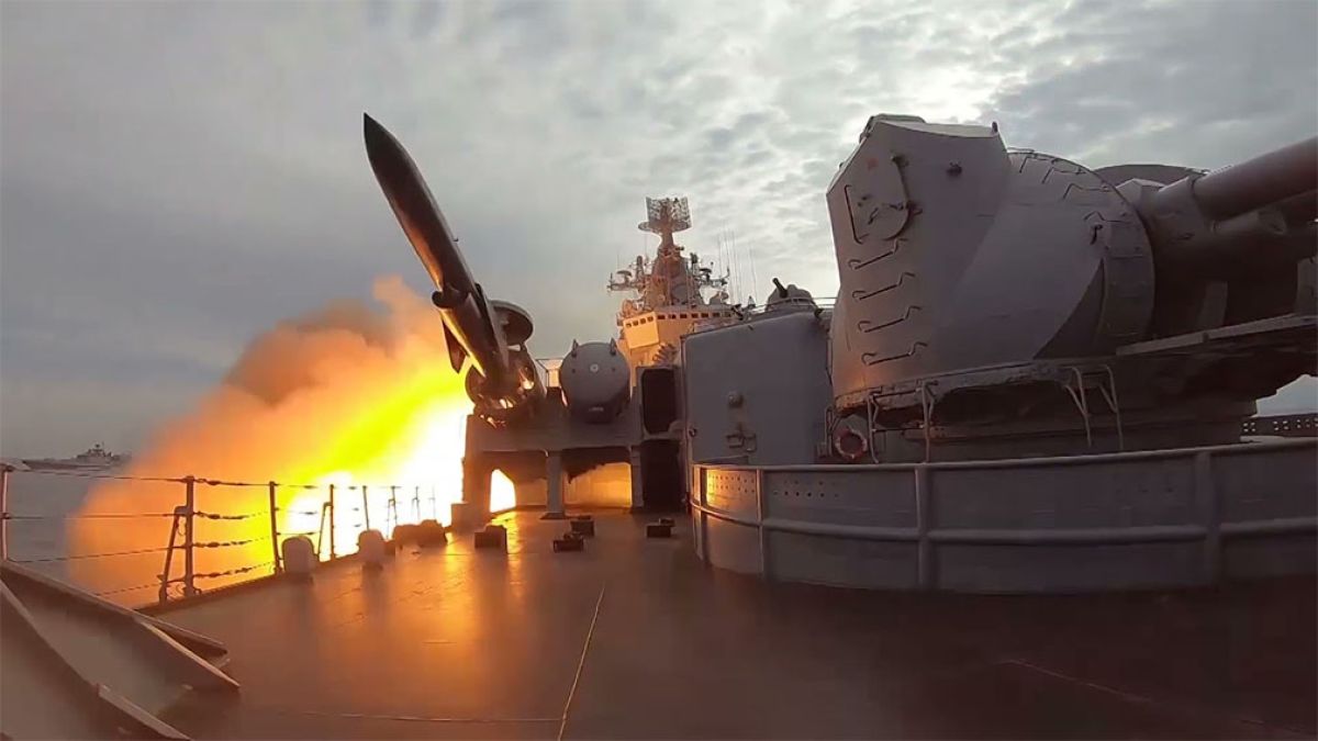 Пентагонът съобщи за силна руска военна активност край Одеса, грохот от мощни експлозии в Беларус 