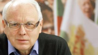 Велизар Енчев: Трябваше ли Путин да влезе в Украйна с оръжие?