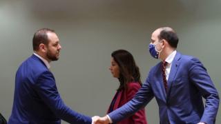 Сандов всява паника: Обяви опасност от радиация от украинските АЕЦ-и