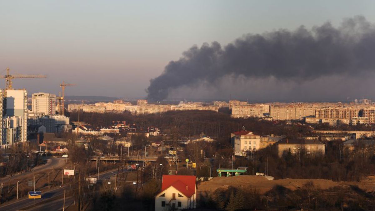 Руски крилати ракети Х-555 помляха летище до Лвов ВИДЕО