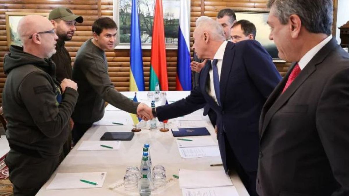 Неочаквано обнадеждаваща новина от преговорите между Русия и Украйна