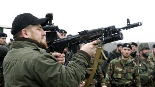 Кадиров показа как превъзпитава заловени украински нацисти ВИДЕО