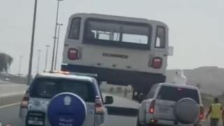 Чудовищни размери: Най-големият Hummer в света бе запечатан на ВИДЕО