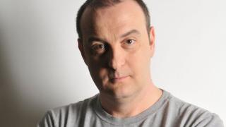 Краси Радков шокира с вида си