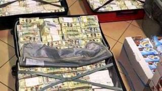 Унгарски митничари спипаха с 30 милиона долара в куфари съпругата на украински депутат, близък до Аваков