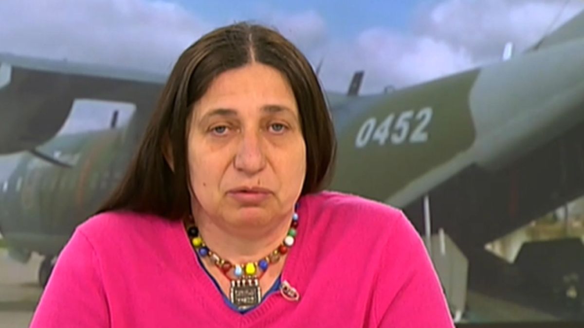 Щерката на Желю Желев иска Петков да изпрати веднага оръжия за Украйна