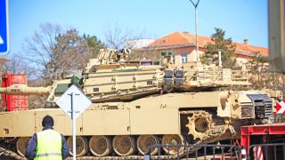 Какво става?! US танкове преминаха през Свиленград СНИМКИ 