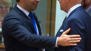 Кирил  Петков успя да се отърка в Байдън и... ВИДЕО