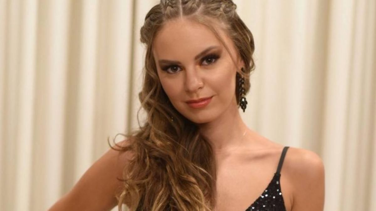 В "Ергенът" стана горещо! Виктория махна банския на... СНИМКИ 18+