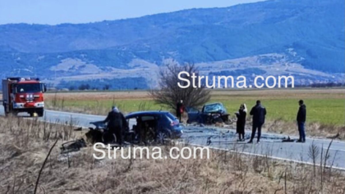 Първи СНИМКИ от касапницата с 3 трупа в Дупнишко