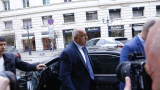 Борисов пристигна в прокуратурата, за да го разпитат СНИМКИ