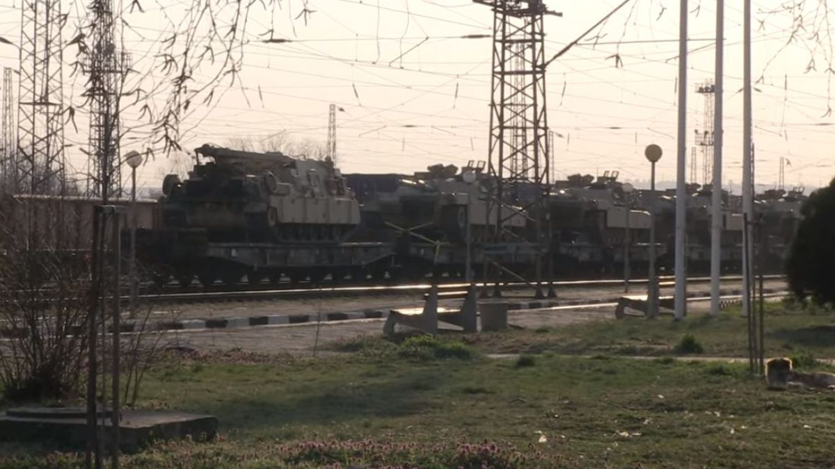 Военен конвой от САЩ излиза от България