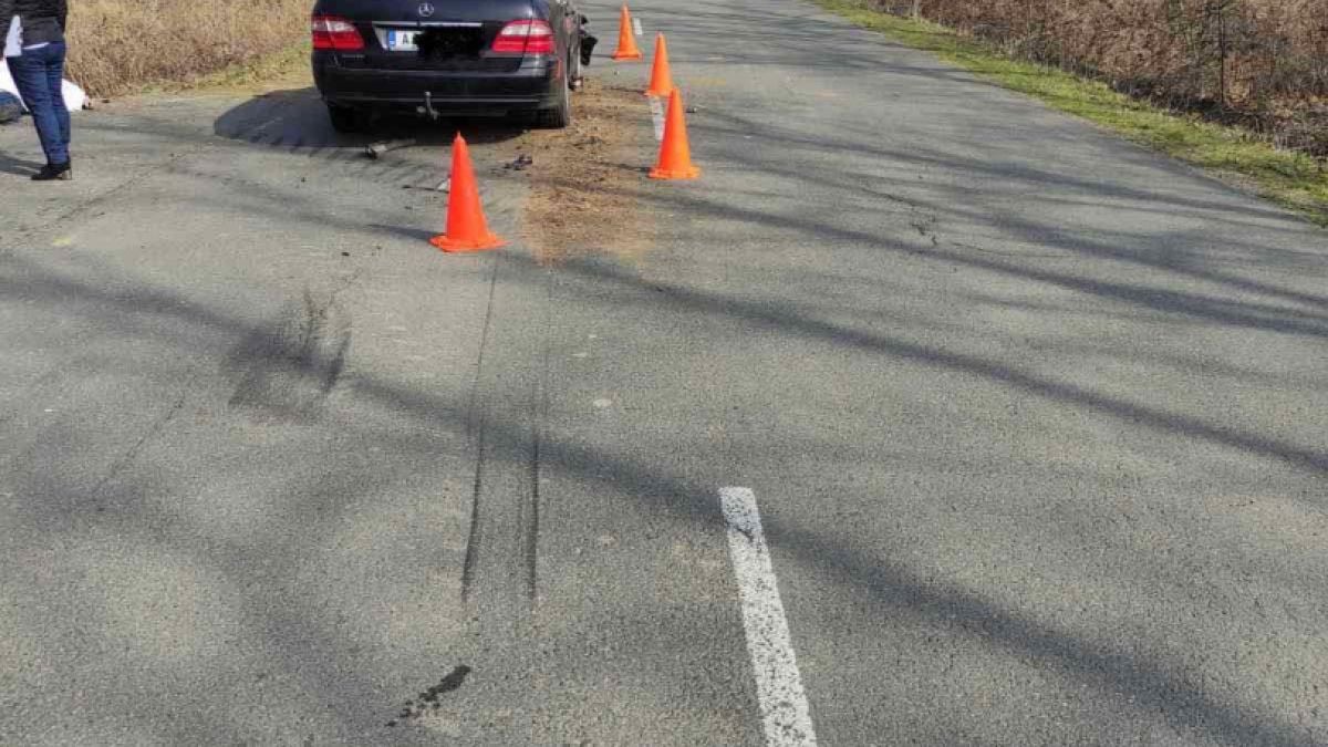 Ужасяваща трагедия с трактор и Мерцедес край Приморско СНИМКИ